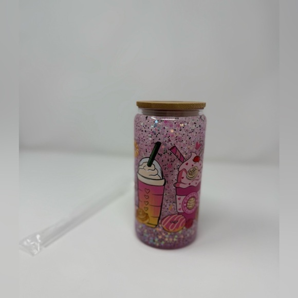 16 OZ Snowglobe Decal Glitter Cup - Picture 1 of 7